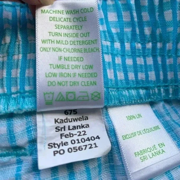 Lilly Pulitzer Lagoon 100% Linen Seabreeze
Blue Along The Same Line Shorts (S) - Picture 9 of 10